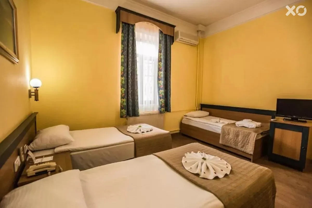 Tassaray Hotel