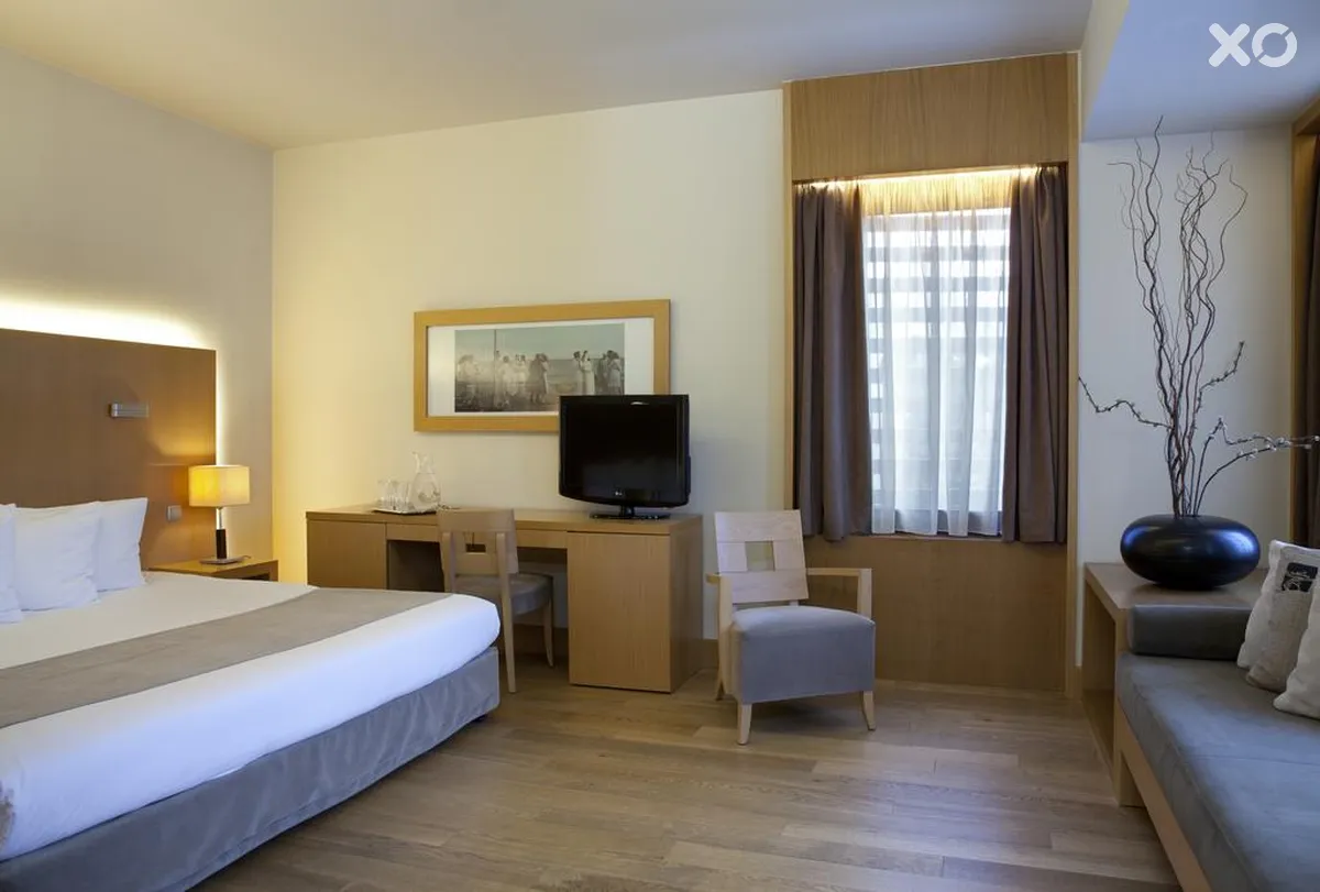 Lazart Hotel
