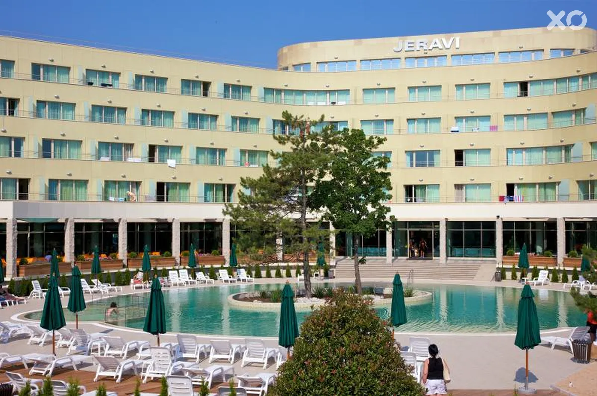 Jeravi Hotel