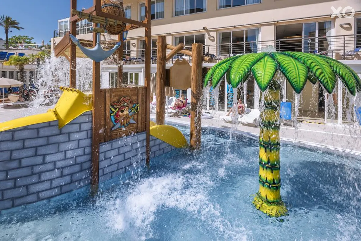 Oasis Park Splash Hotel