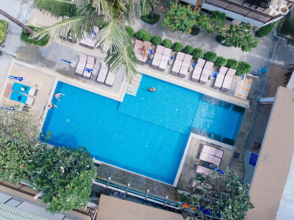 Ark Bar Beach Resort