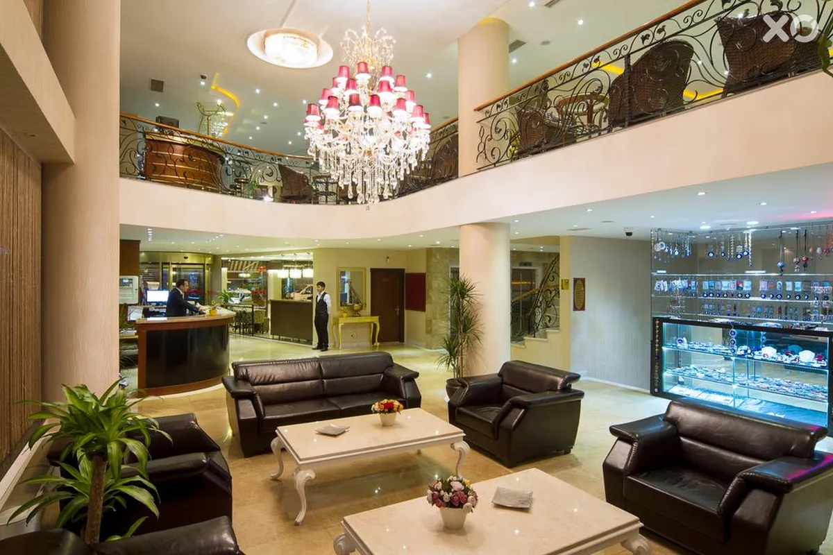 Black Bird Hotel