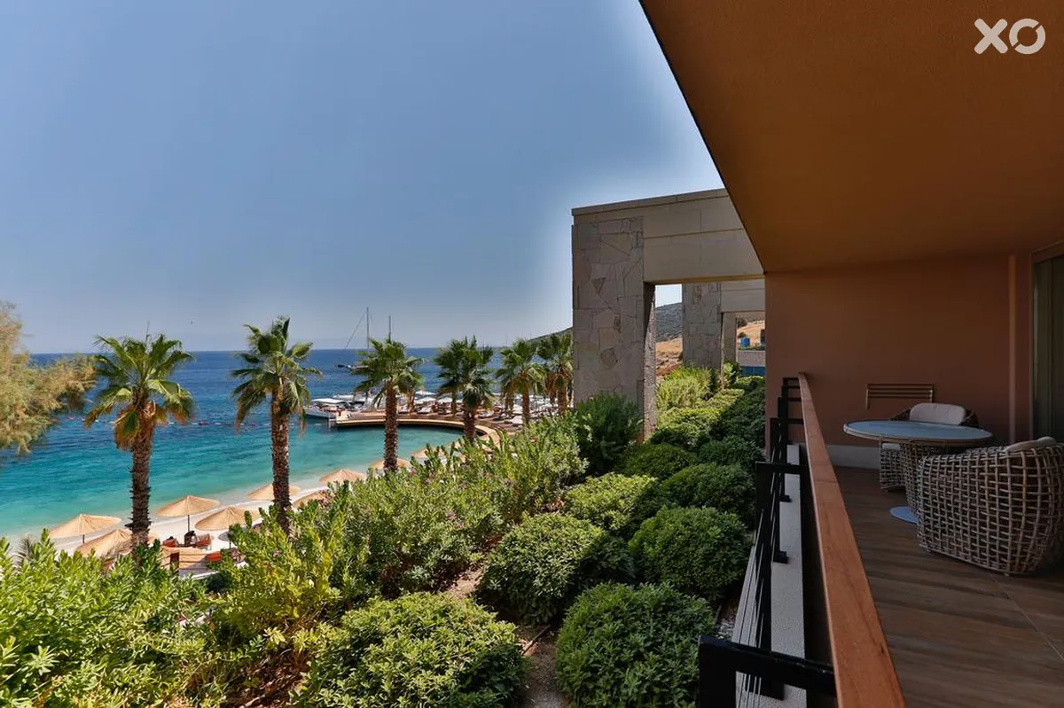 Caresse a Luxury Collection Resort & Spa