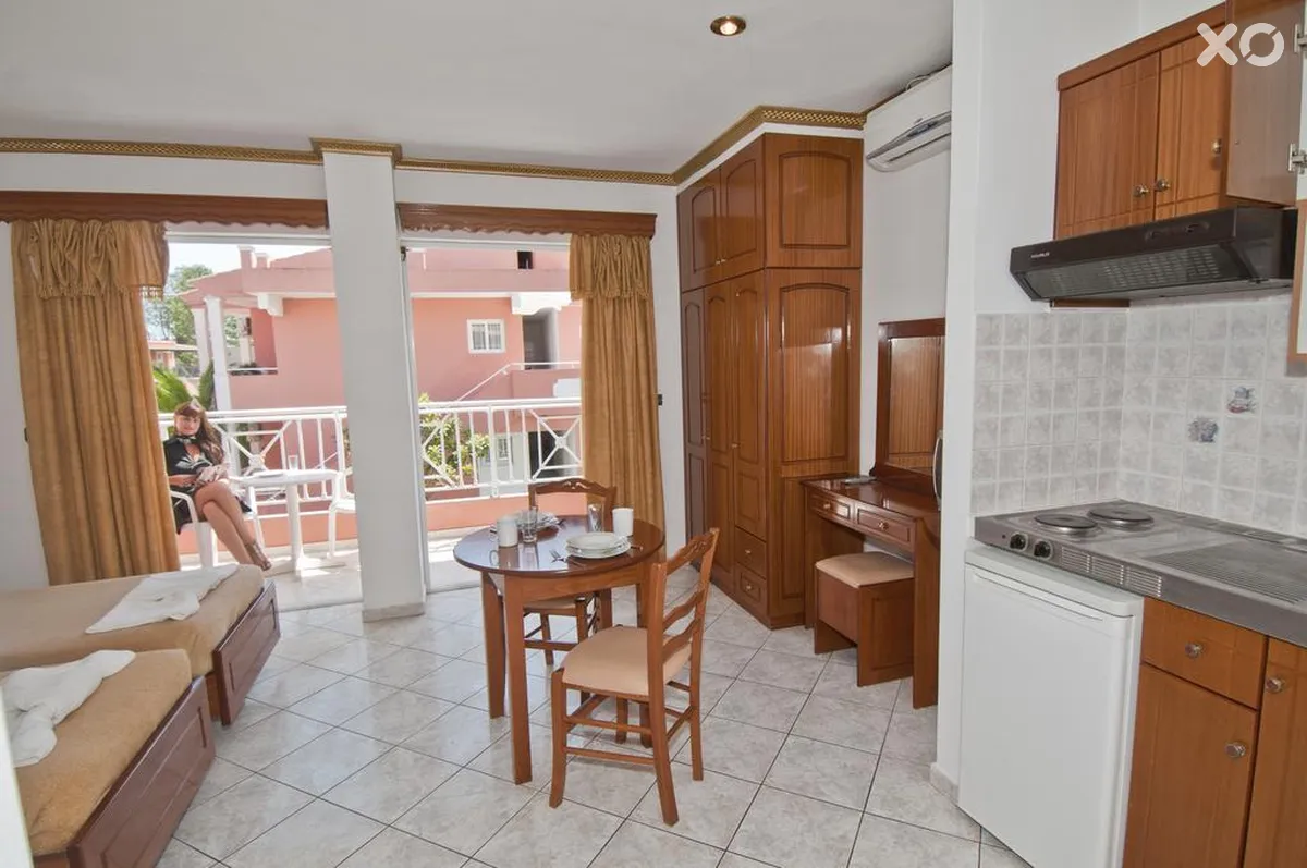 Angelina Hotel & Apartments