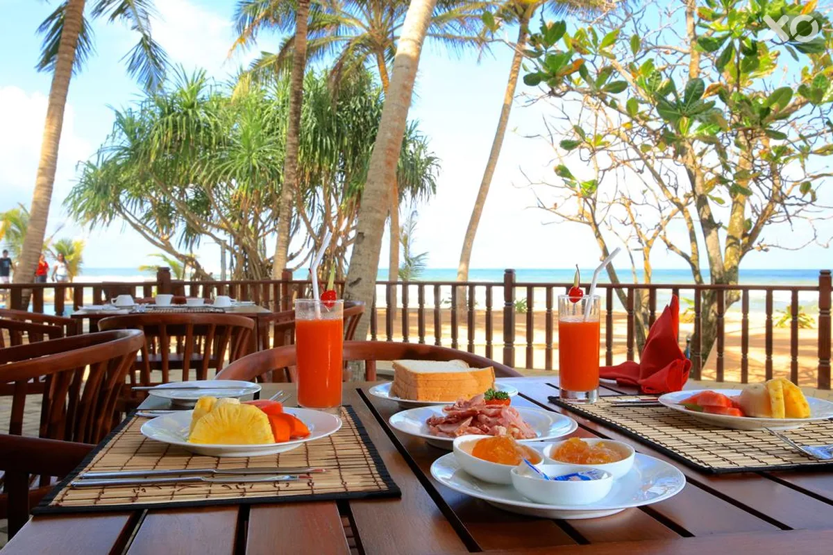 Whispering Palms Hotel