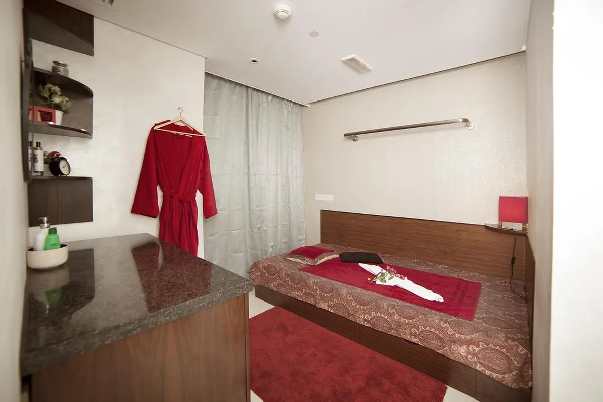 Raviz Center Point Hotel