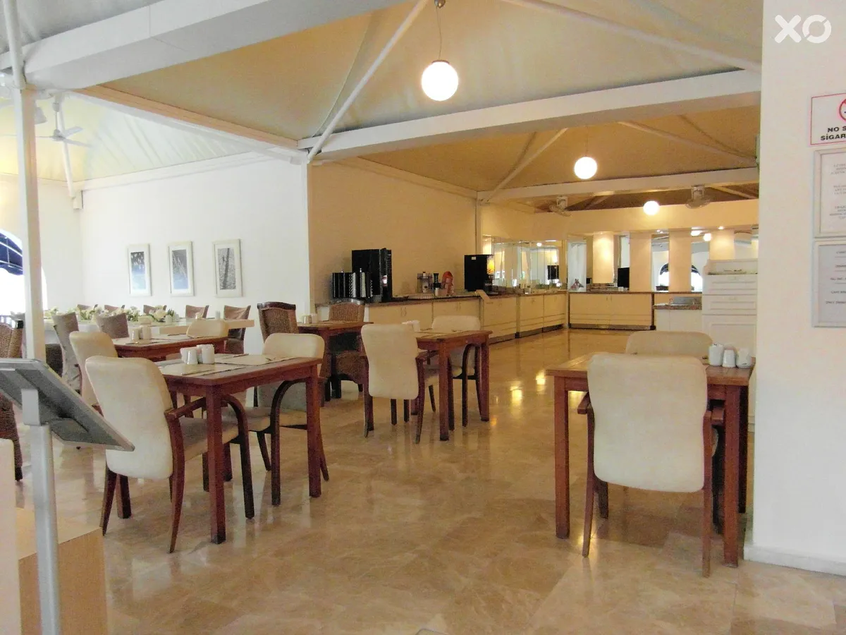 Casa Blanca Beach Hotel
