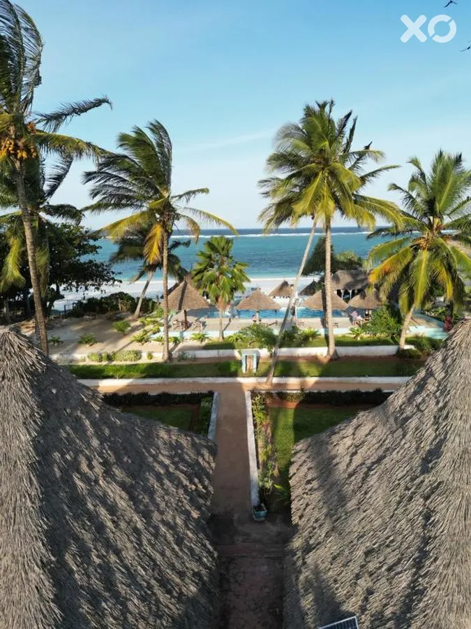 Mambo Beach Villas