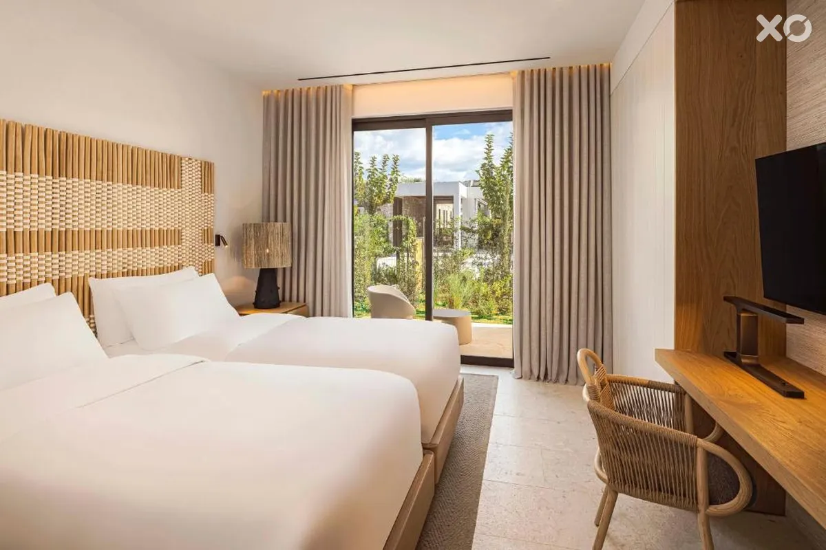 W Costa Navarino