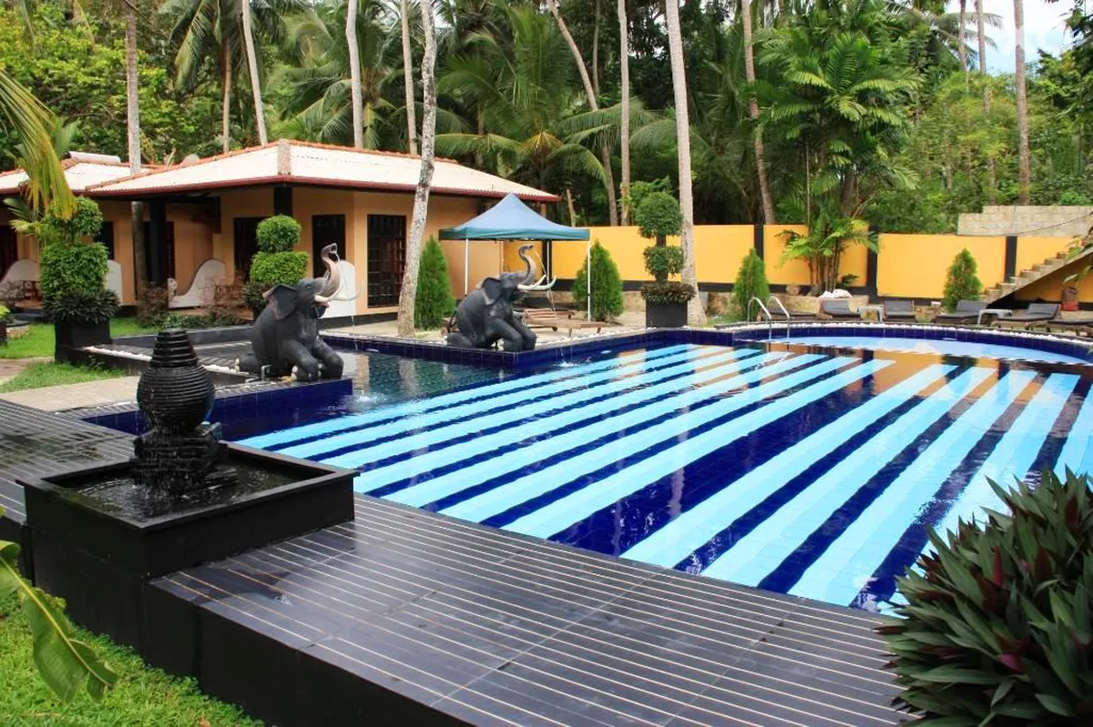 Flower Garden Hotel