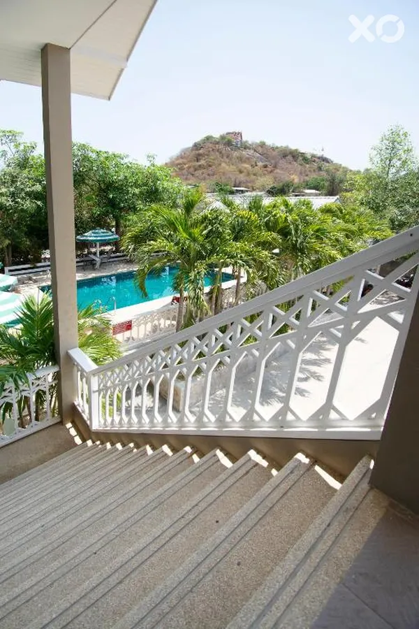 OYO 765 Pom Pom Residence