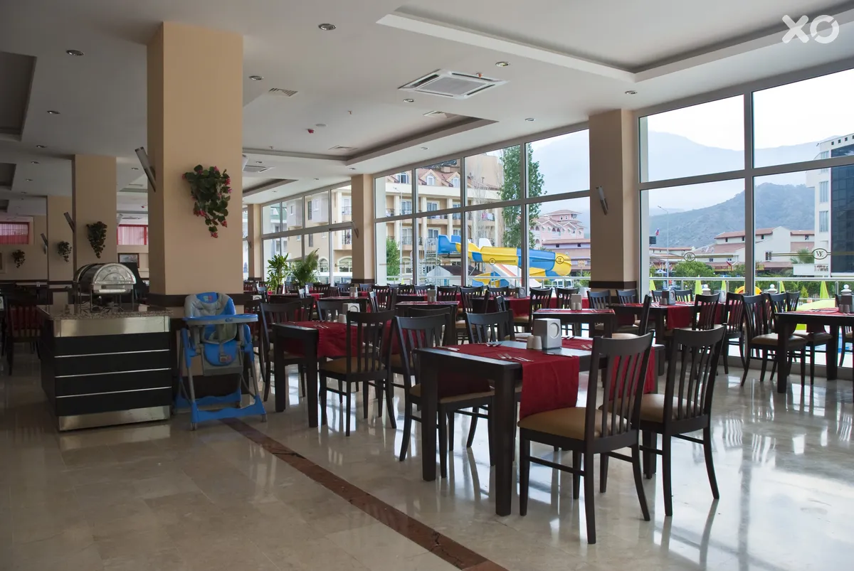MG White Lilyum Hotel