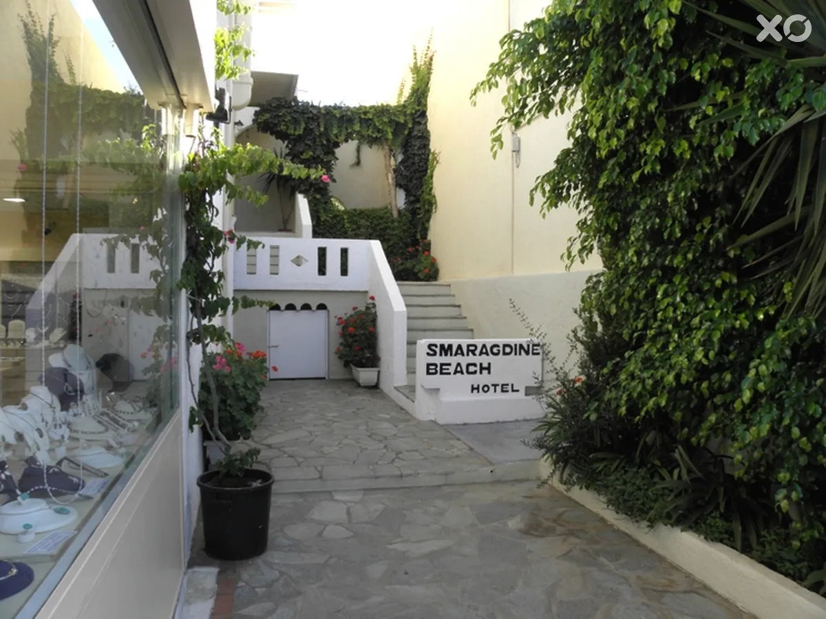 Smaragdine Beach Hotel