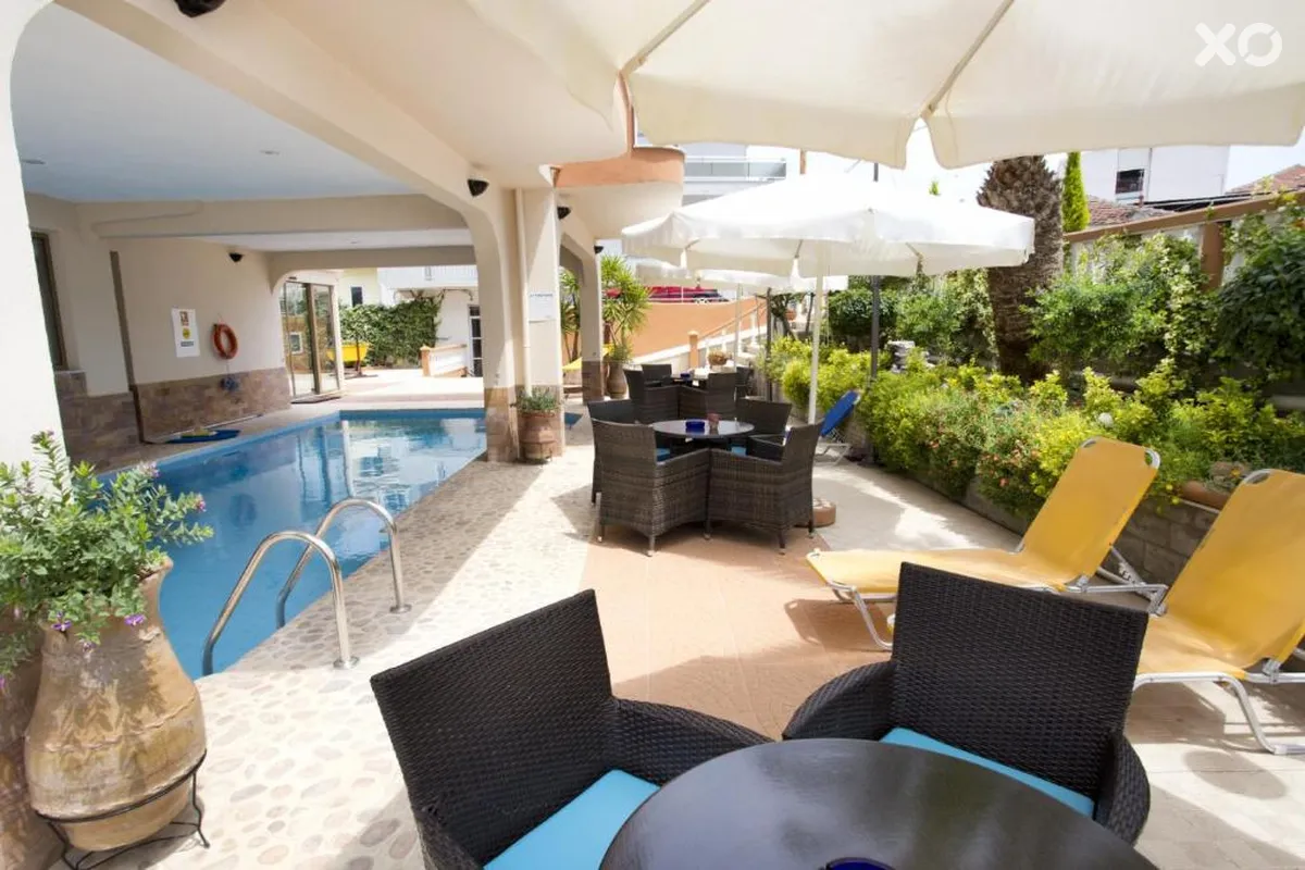 Garden Hotel