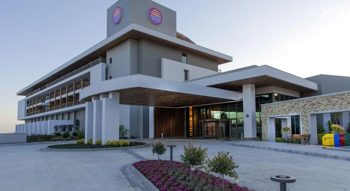 Acanthus Cennet Barut Collection