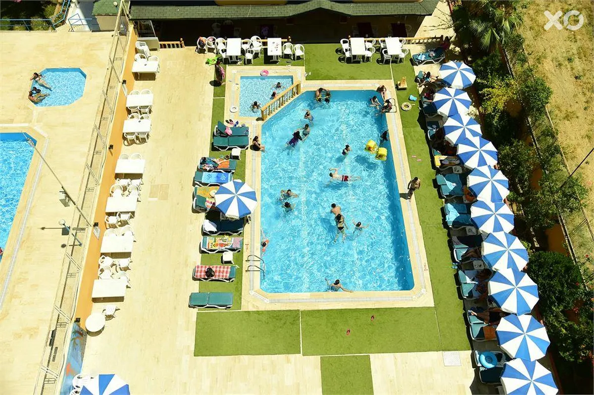 Gold Twins Family Beach Hotel