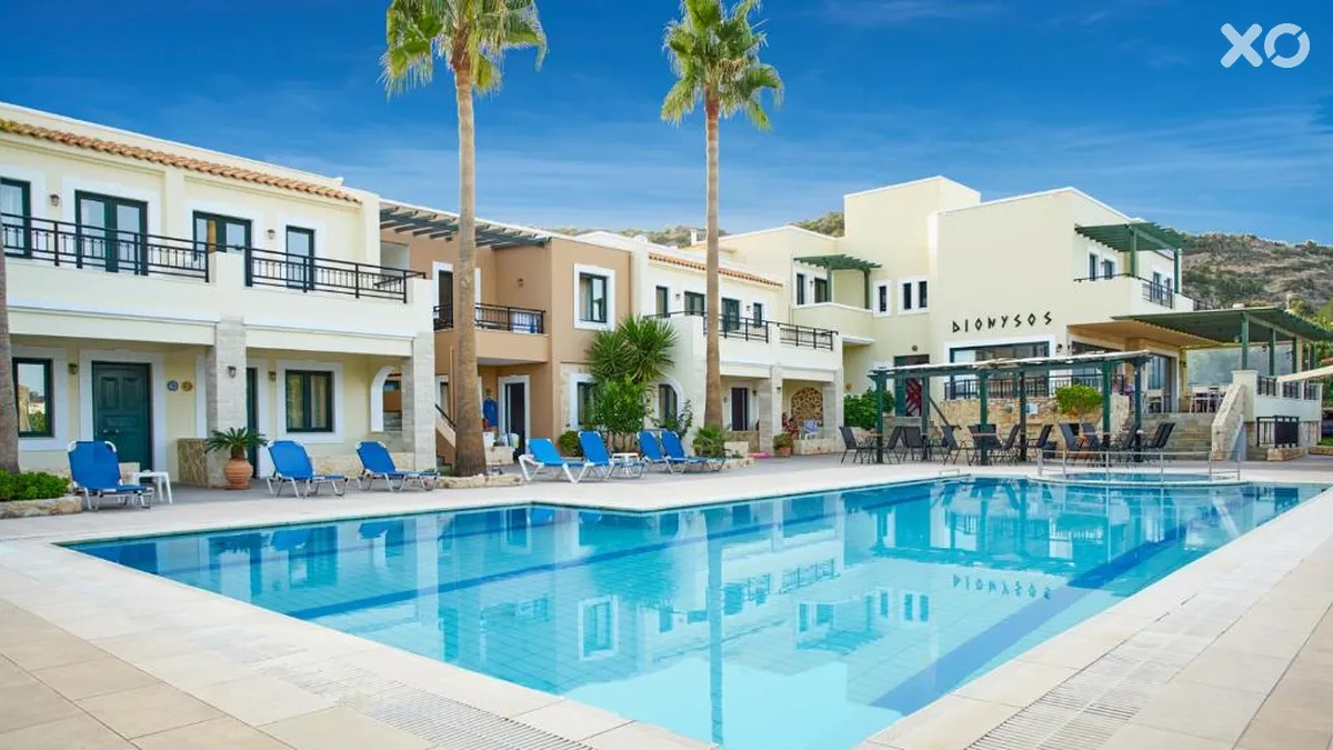 Dionysos Apartments & Studios
