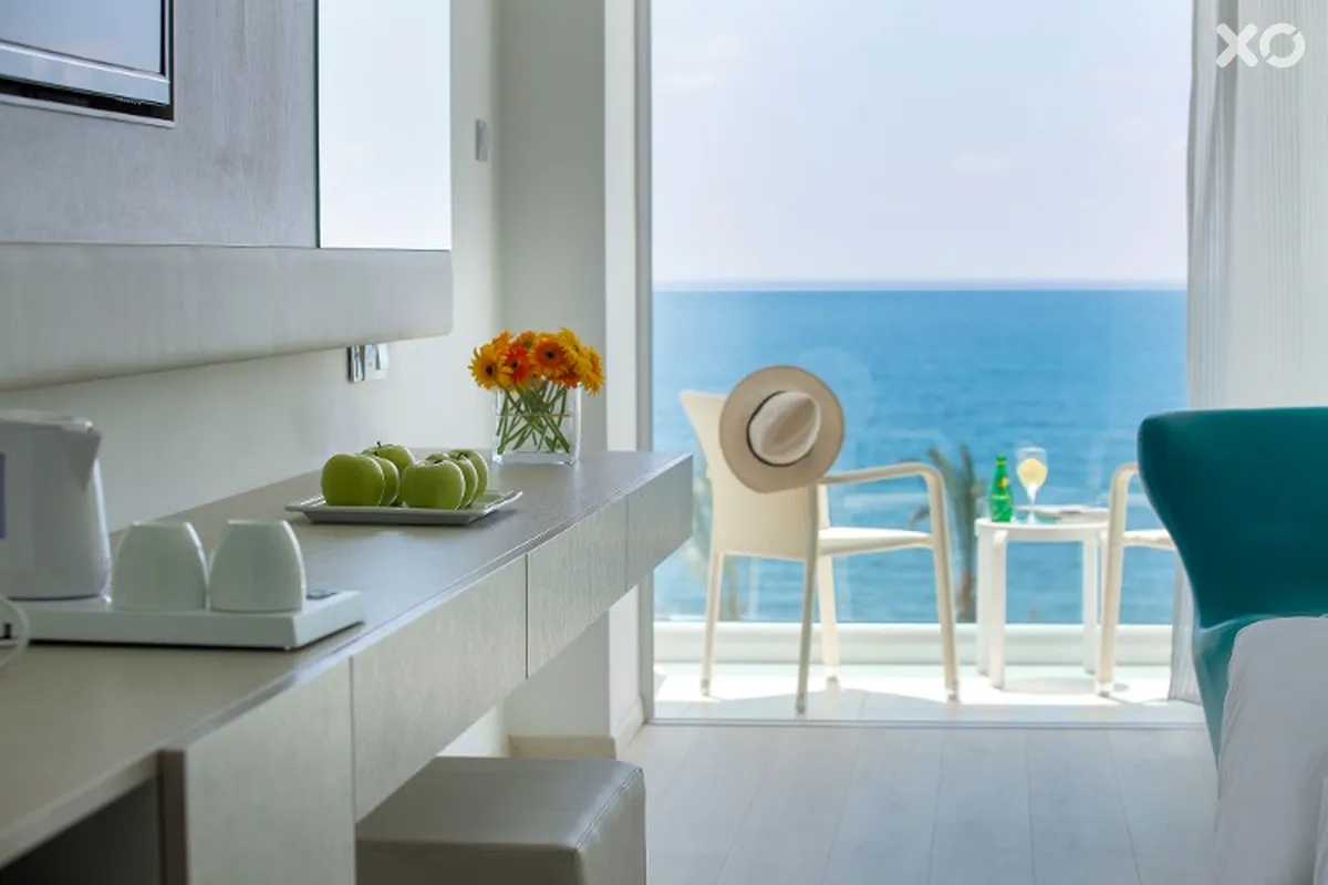 King Evelthon Beach Hotel & Resort