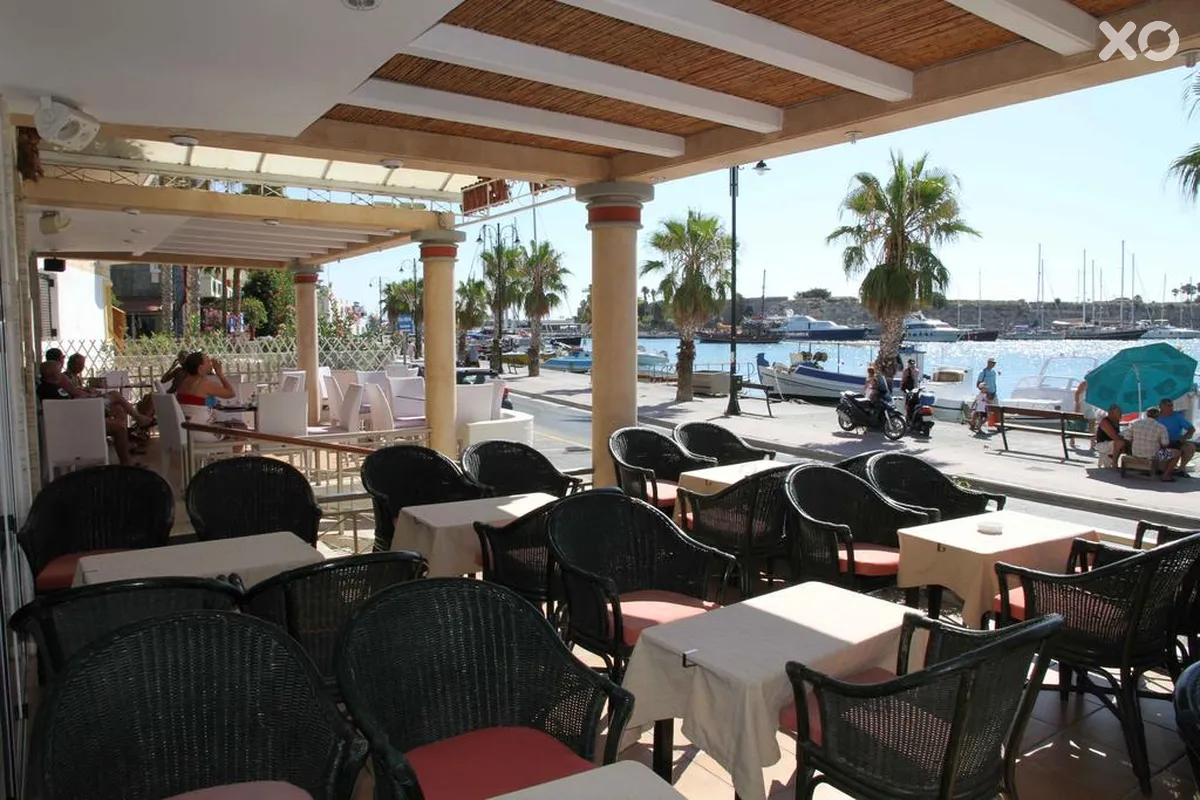 Astron Hotel