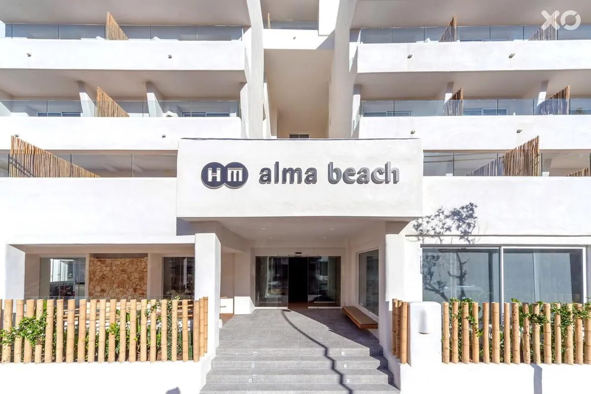 HM Alma Beach