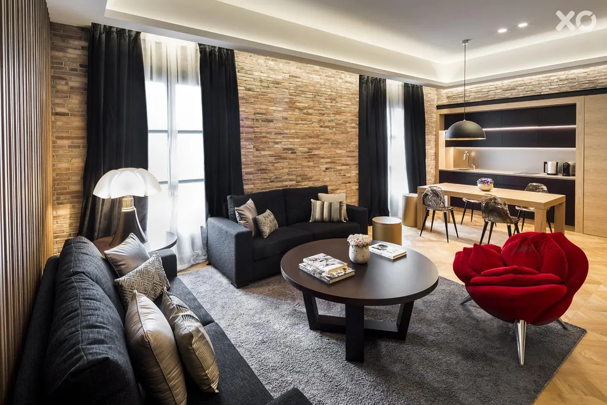 Monument Hotel