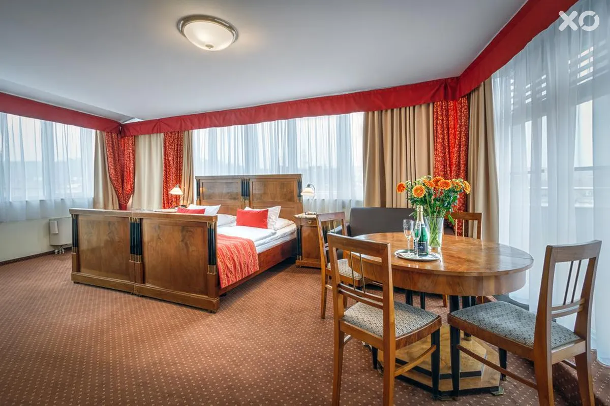 Mucha Hotel