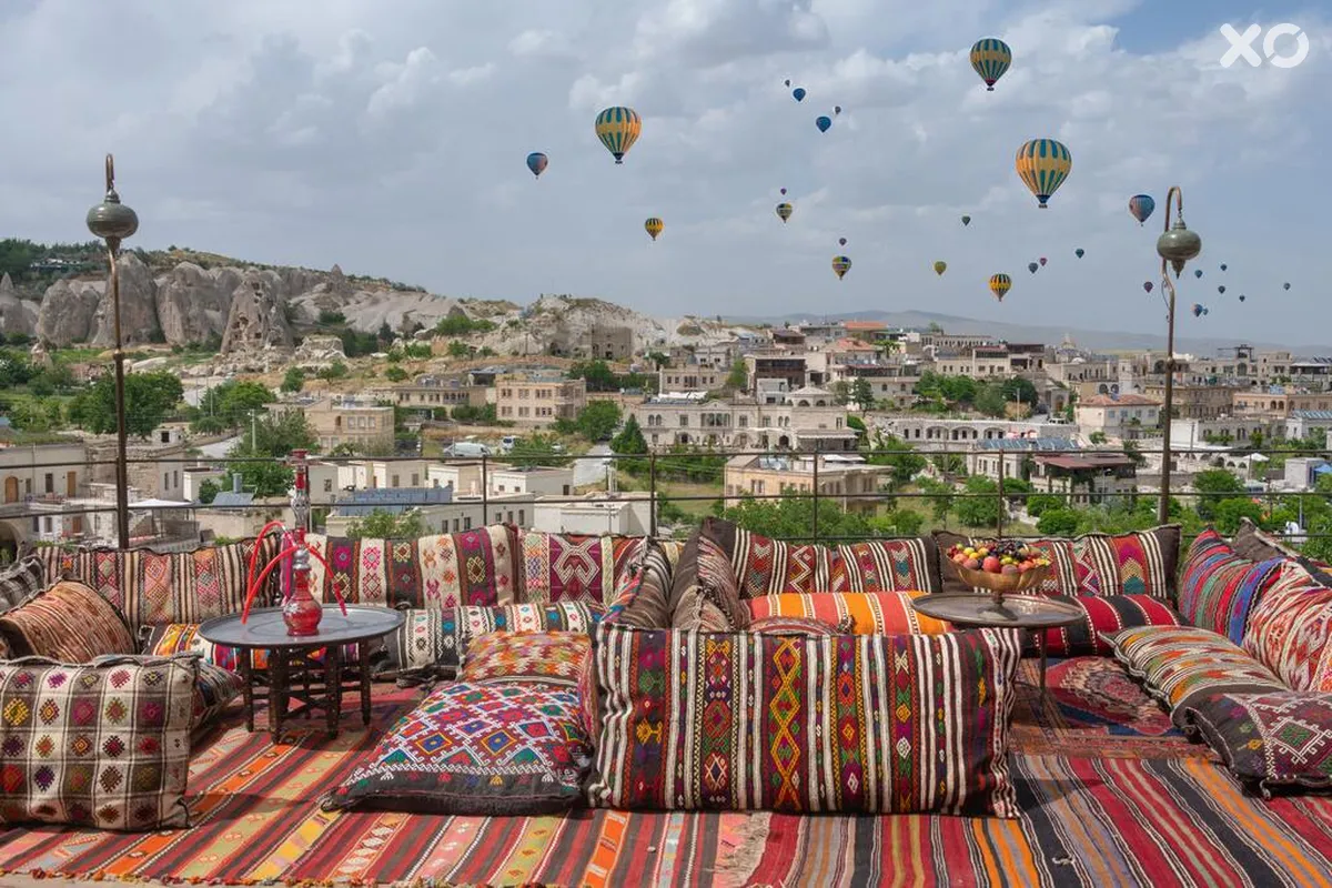 Hera Cave Suites