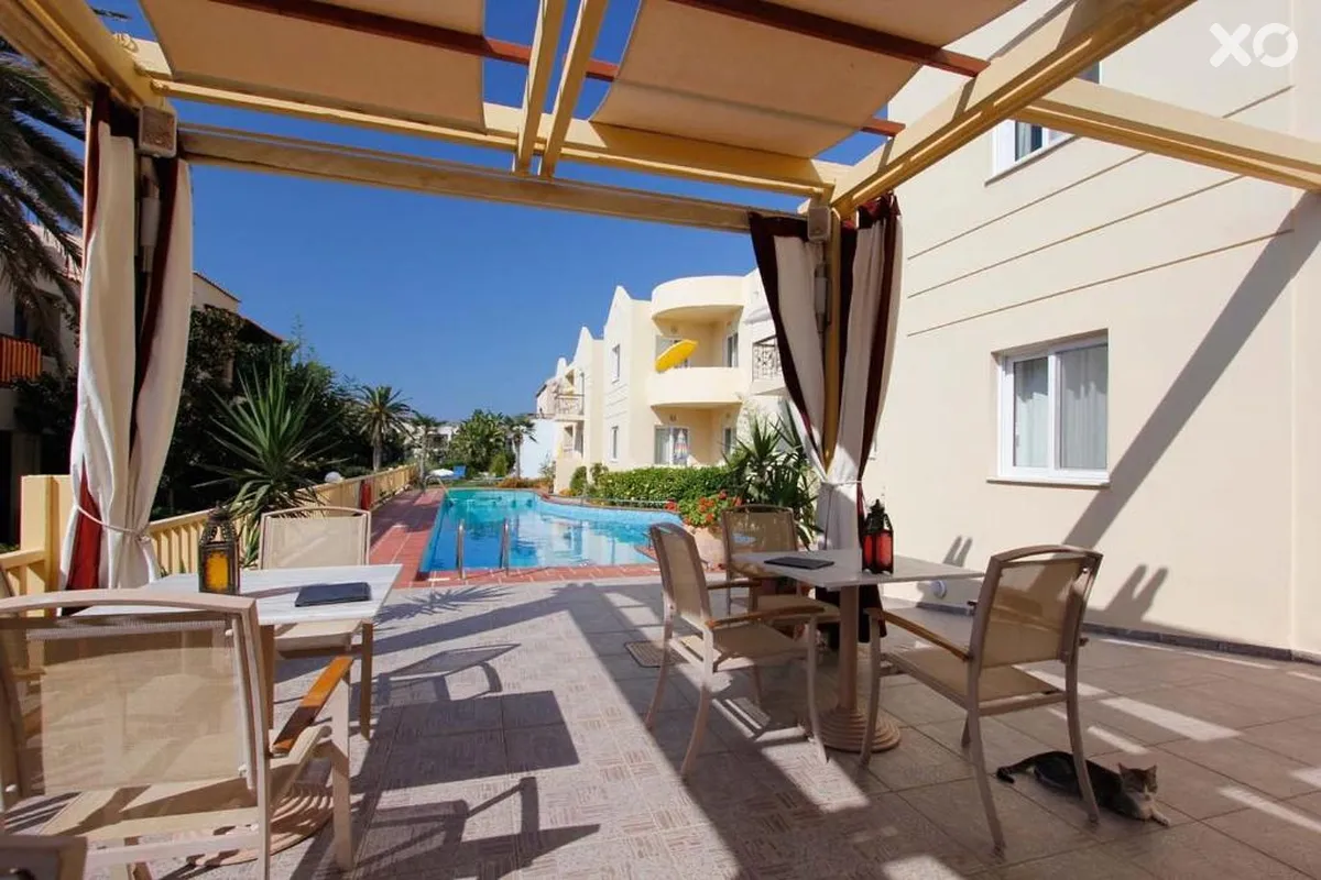 Lambrinos Suites