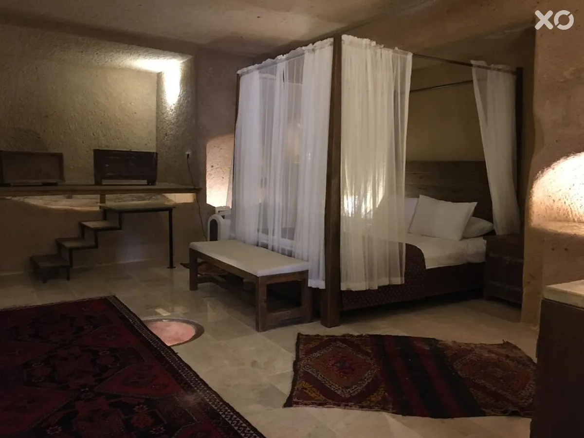 Helike Cave Hotel