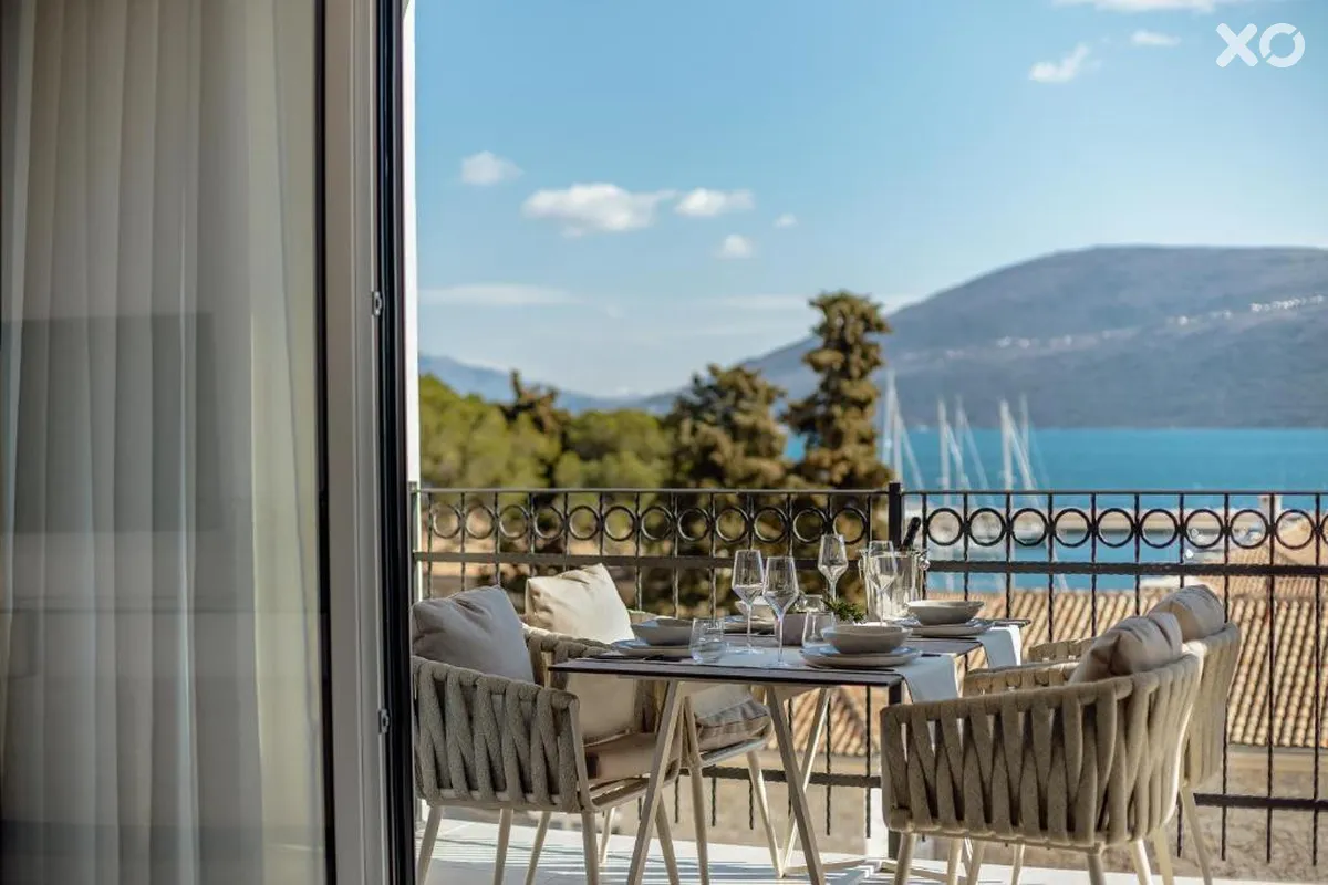 Lazure Hotel & Marina