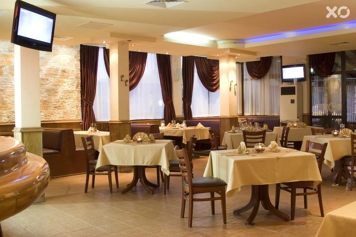 Avenue Hotel