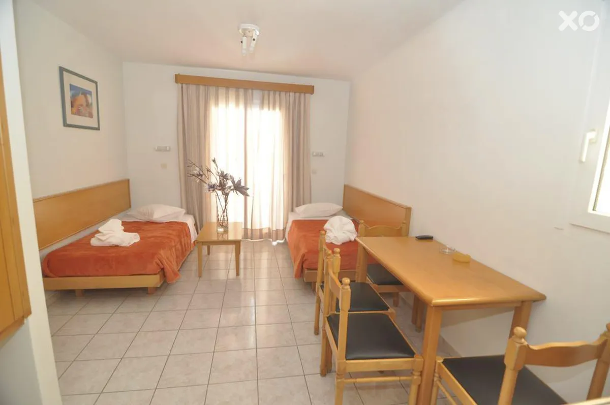 Erato Studios & Apartments