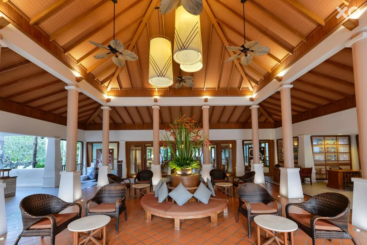 Naithonburi Beach Resort