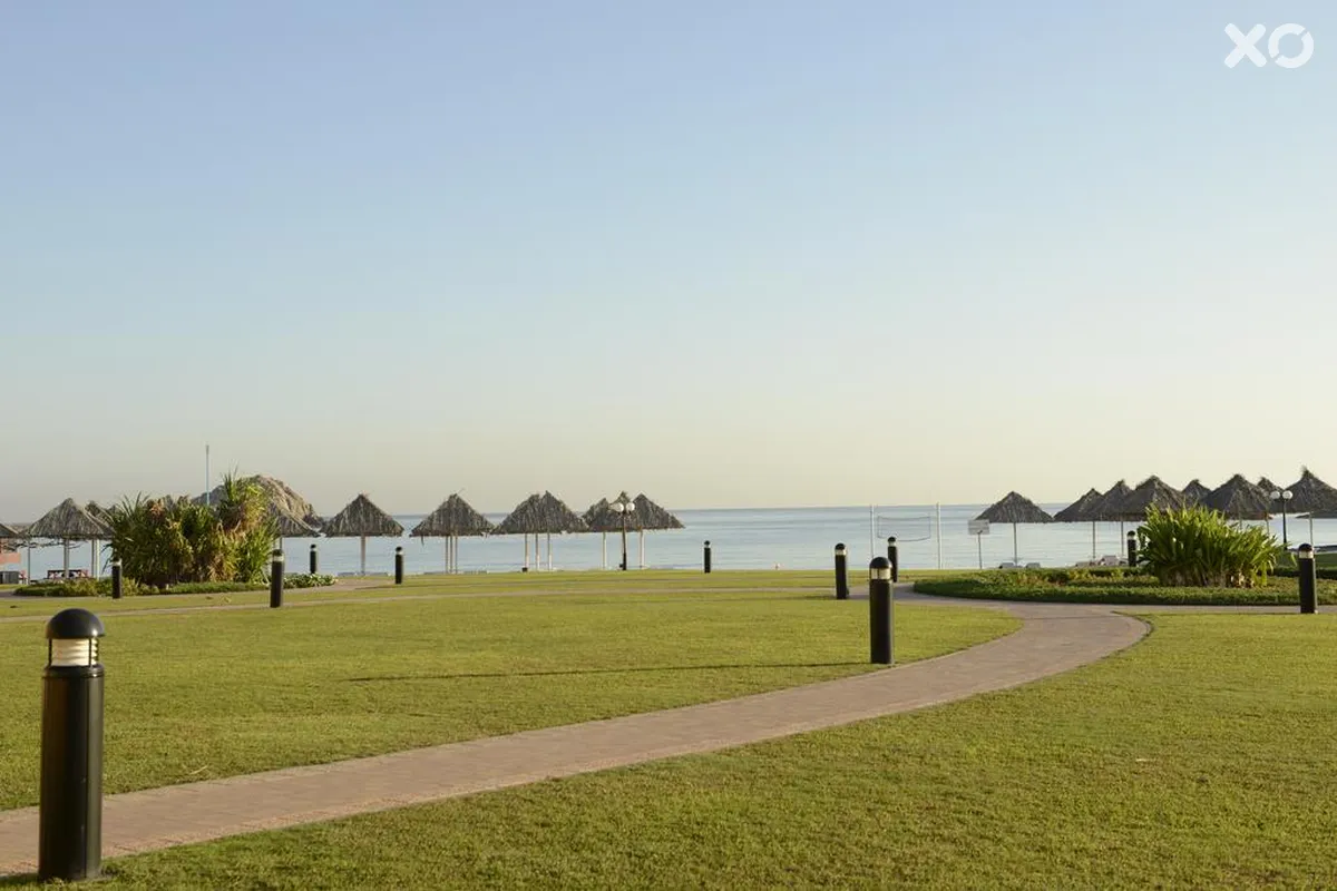 Royal Beach Hotel & Resort