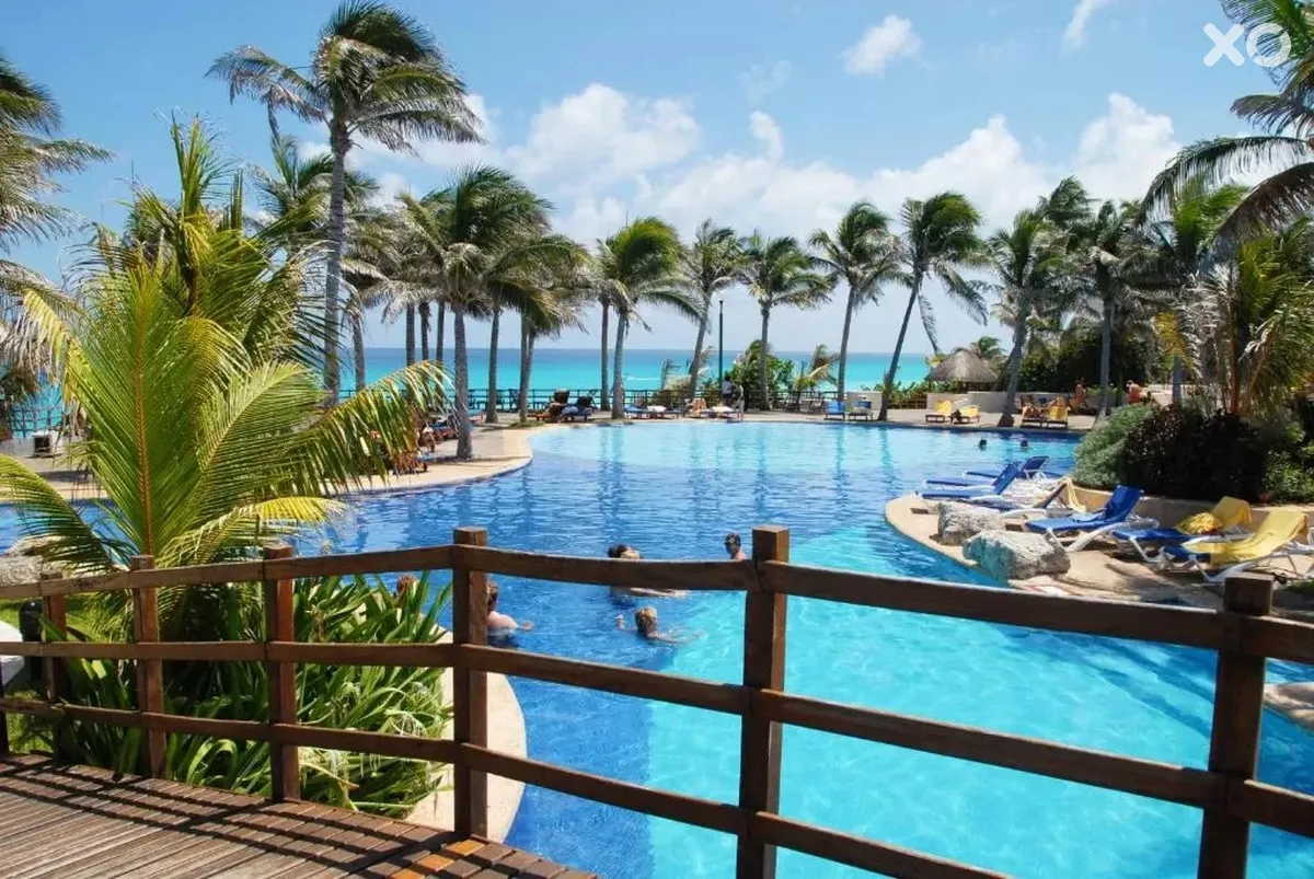 The Pyramid на Grand Oasis