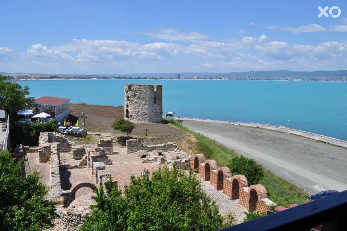 Elea Villa