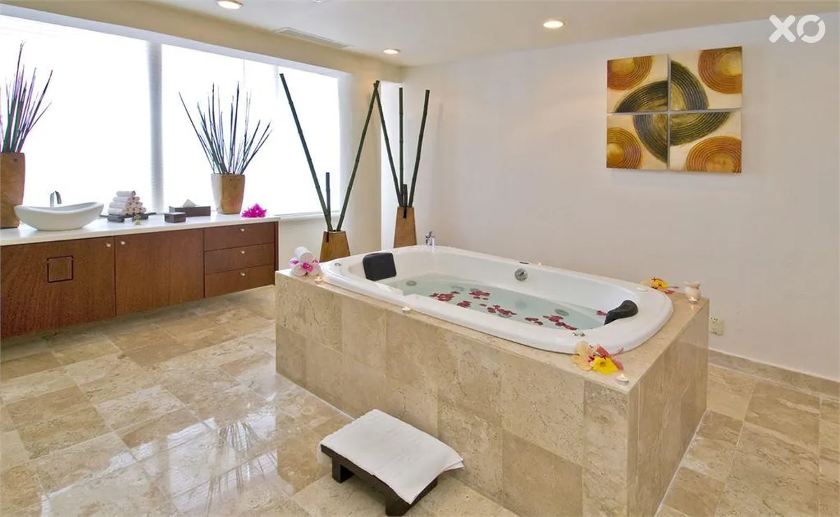 Ocean Maya Royale