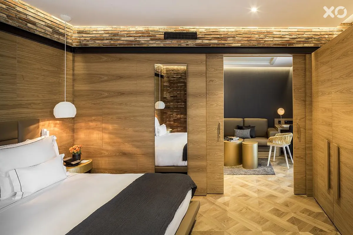 Monument Hotel