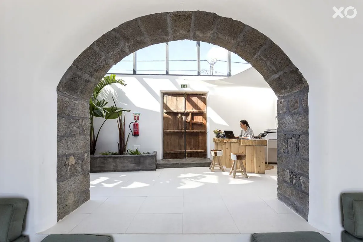 White Exclusive Suites & Villas