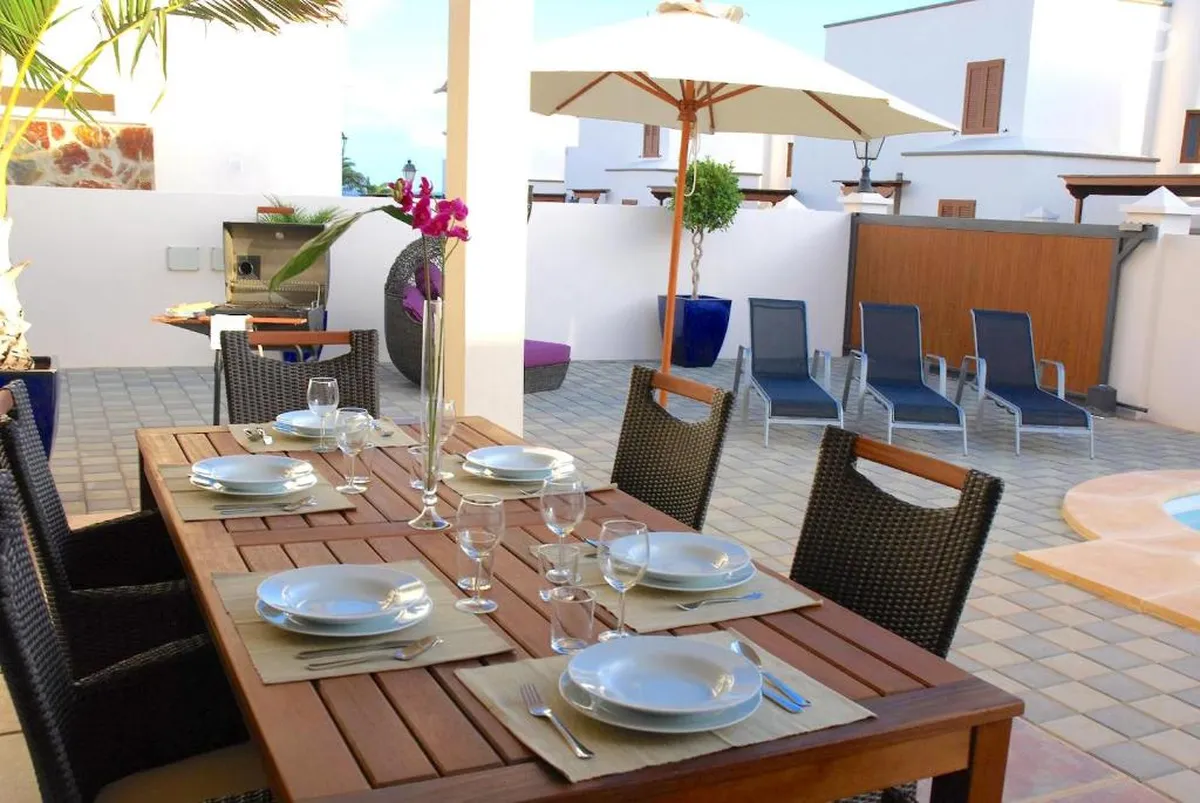 Las Caletas Village Costa Teguise