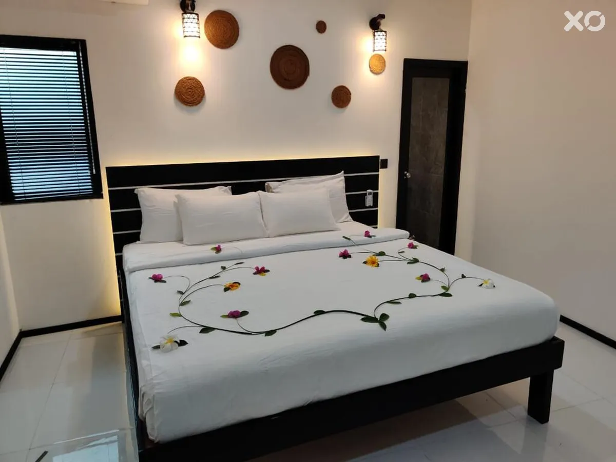 Crown Beach Hotel