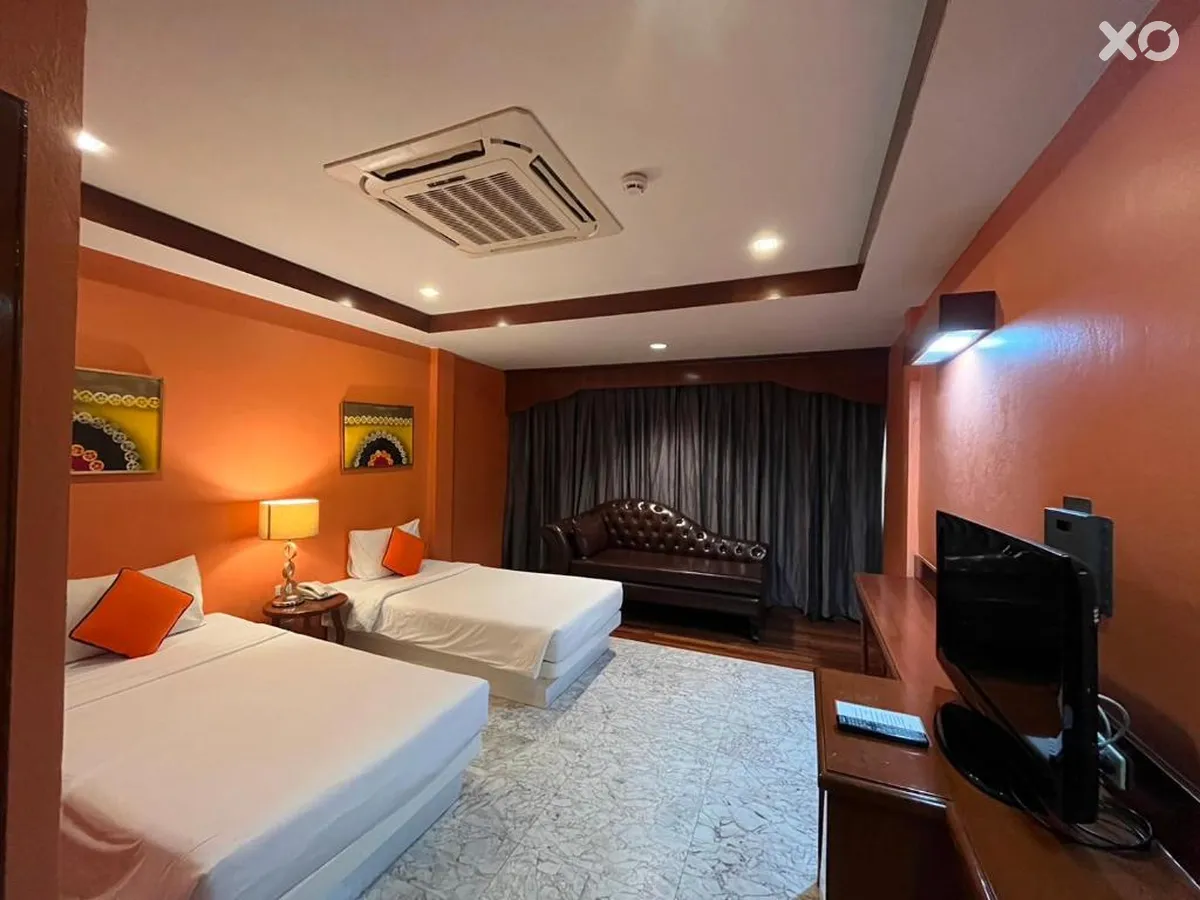 B Buri Hotel