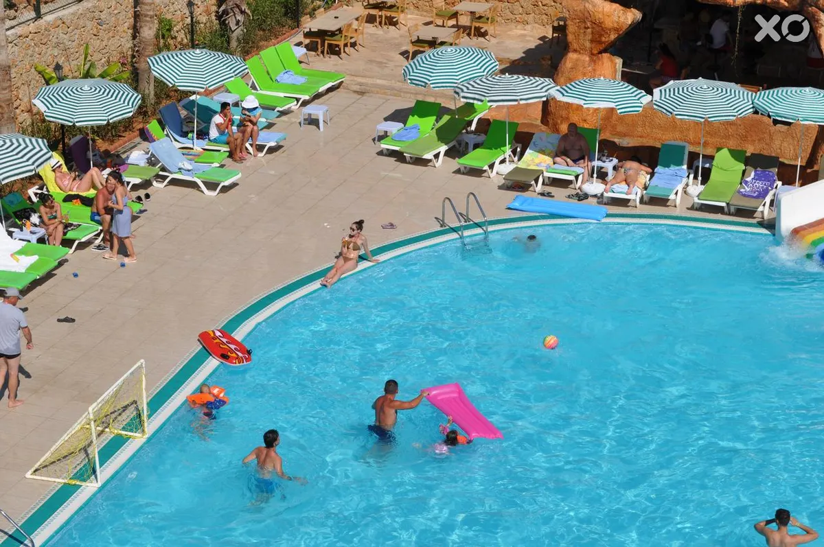 Green Life Hotel
