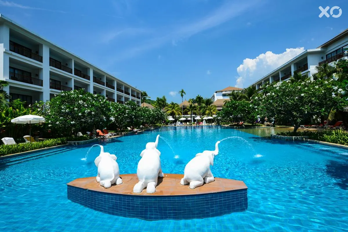 Naithonburi Beach Resort