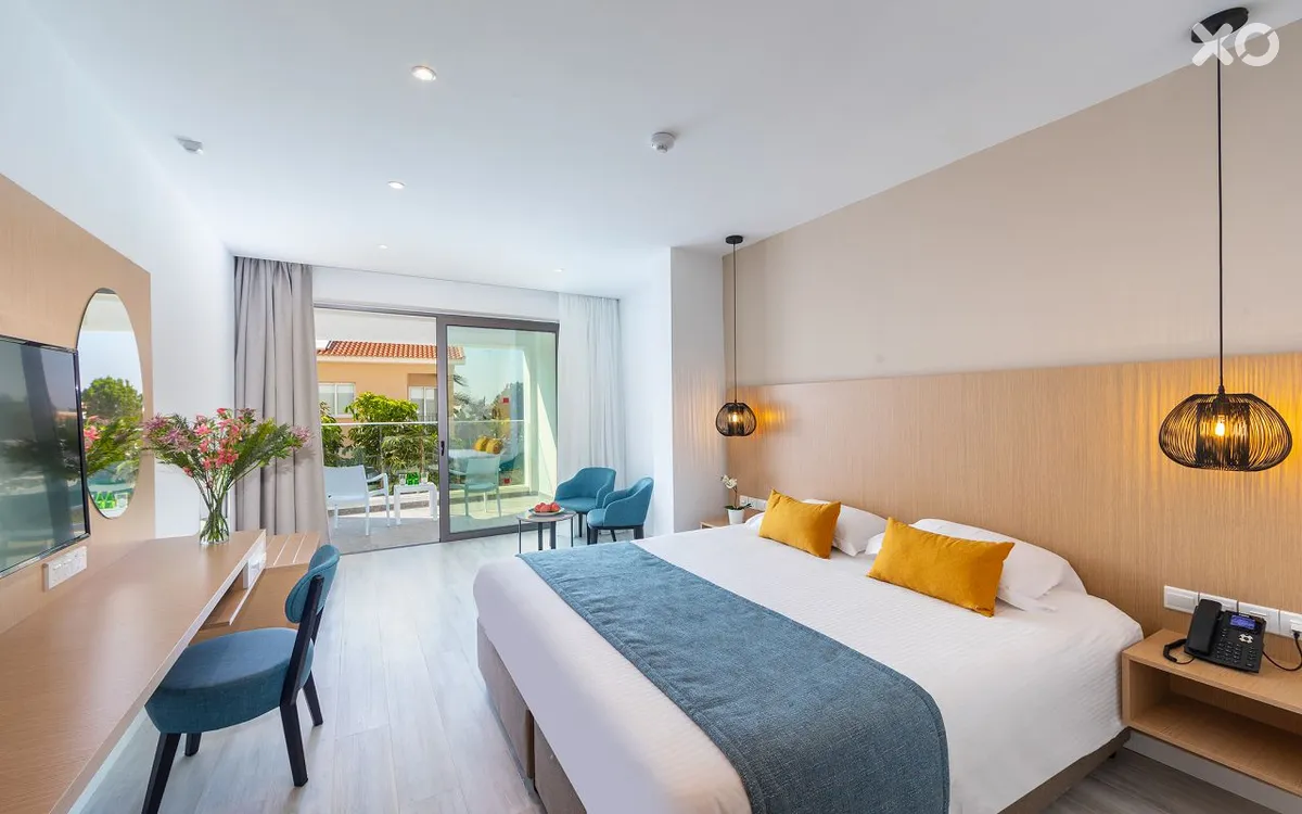 Leonardo Crystal Cove Hotel & Spa by the Sea