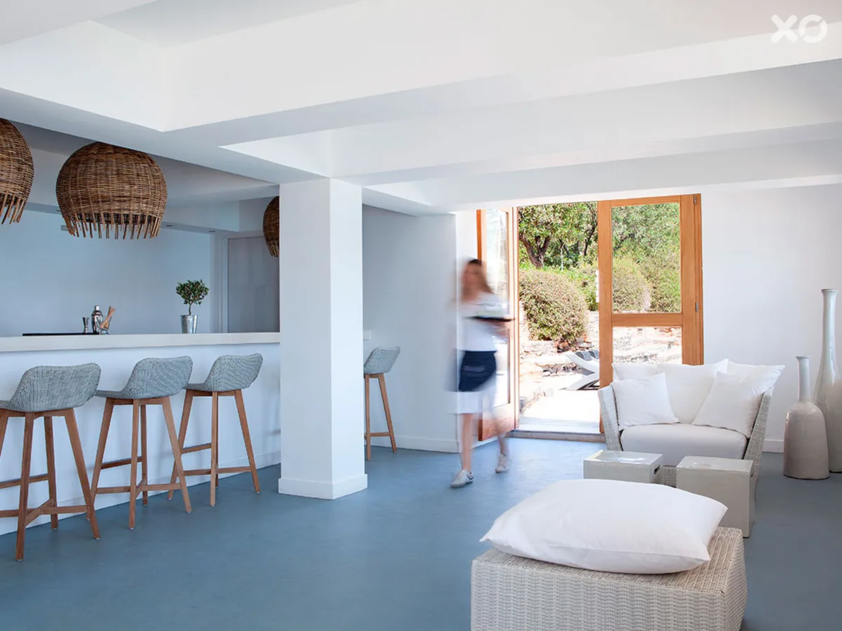 Minos Beach Art Hotel