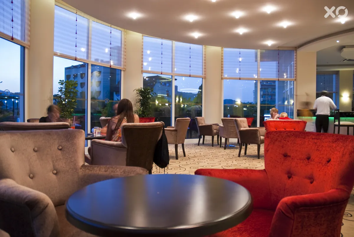 MG White Lilyum Hotel