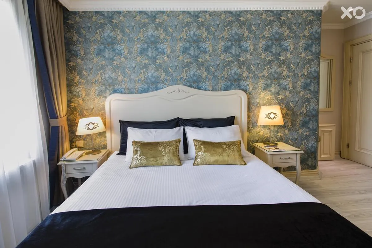 Raymond Hotel