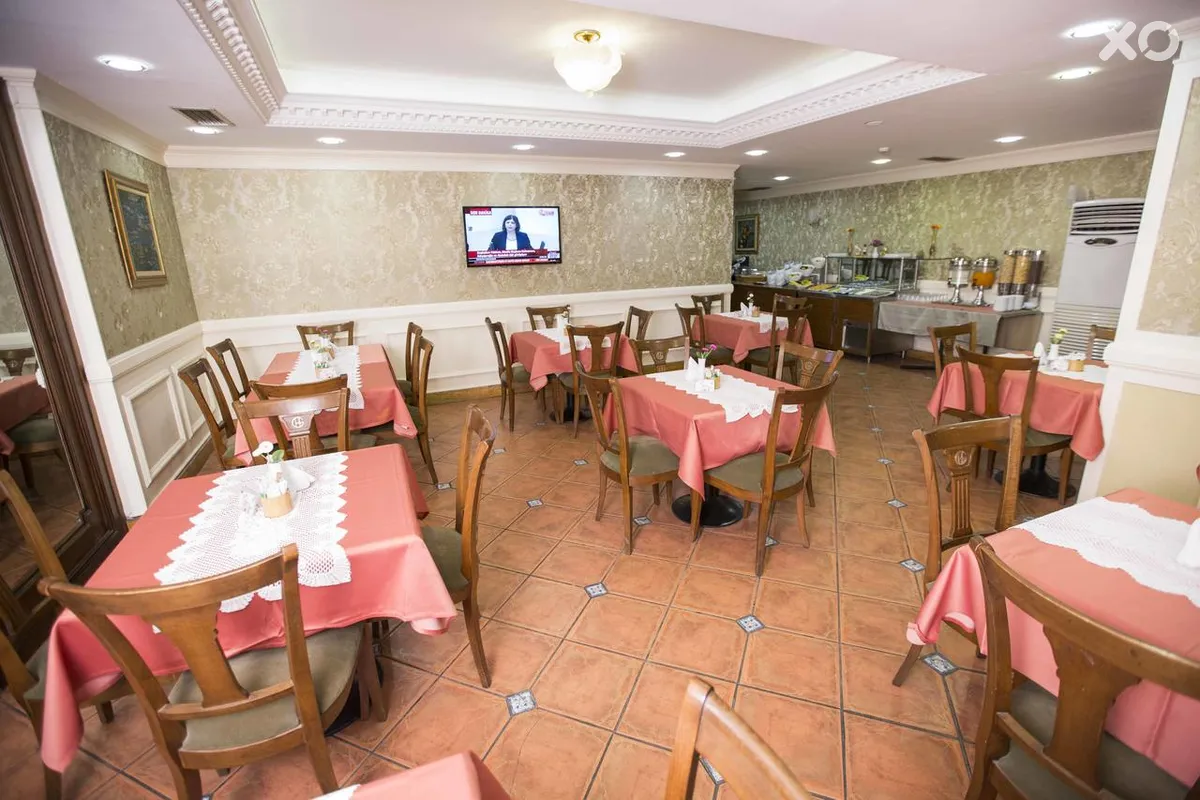Golden Crown Hotel