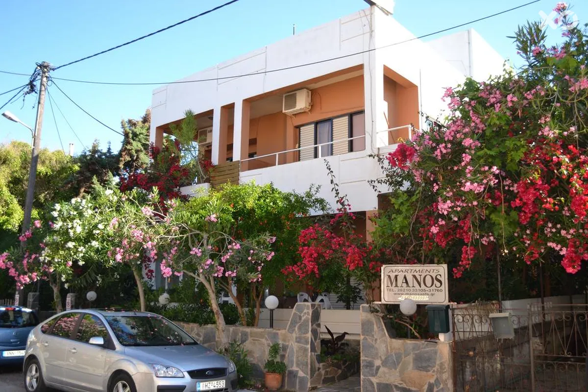 Manos Apartments